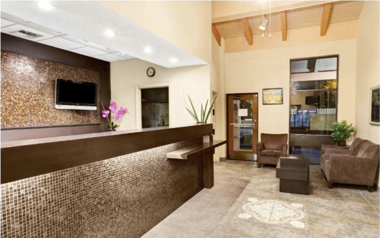ซูเปอร์ 8 บาย วินด์แฮม คิสซิมมี เมนเกตออร์แลนโด แอเรีย Hotel เซเลเบรชัน ภายนอก รูปภาพ